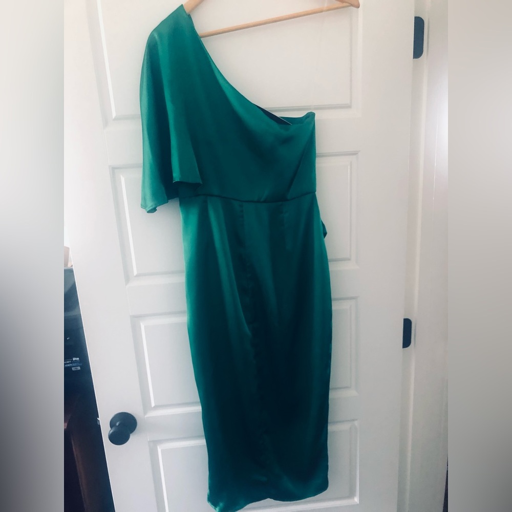 DO+BE Emerald Green One-Shoulder Dress